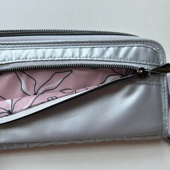 Lug Straddle Wristlet RFID Wallet Metallic Silver NWT - Picture 4 of 4